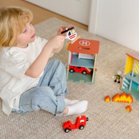 CLASSIC-WORLD-Wooden-Fire-Station-Garage-Car-Helicopter-Figures-13pcs-2