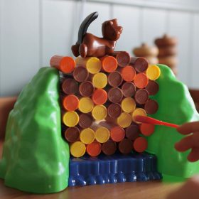 WOOPIE-Falling-Beaver-Dam-Arcade-Game-1