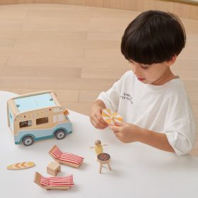 VIGA-Wooden-Camper-Beach-2